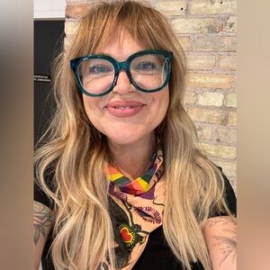 Meet your Posher, April